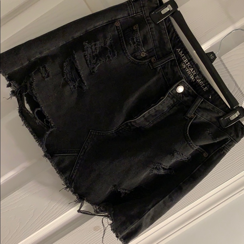 Black distressed skirt